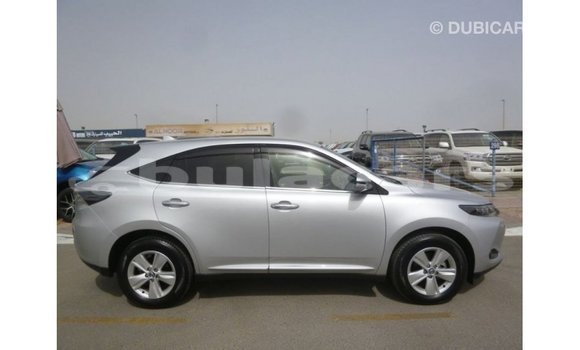 Acheter Import Voiture Toyota Harrier Gris à Import - Dubai, Central Acheter Import Voiture Toyota Harrier Gris à Import - Dubai, Central