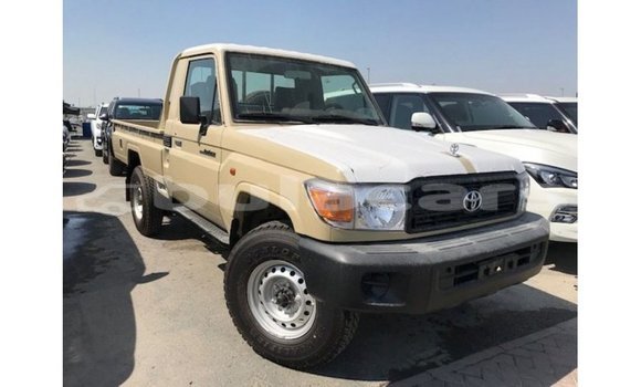 Buy Import Toyota Land Cruiser Beige Car in Import - Dubai in Central Buy Import Toyota Land Cruiser Beige Car in Import - Dubai in Central