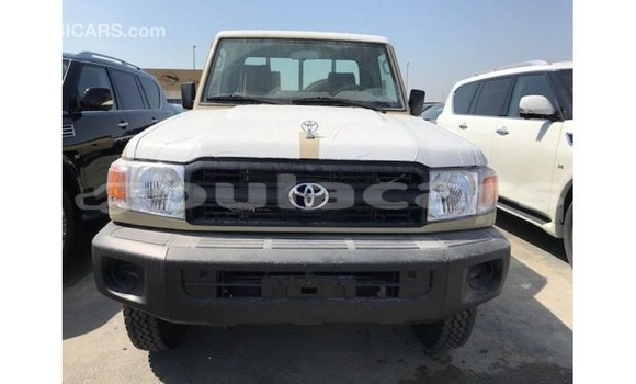 Buy Import Toyota Land Cruiser Beige Car in Import - Dubai in Central Buy Import Toyota Land Cruiser Beige Car in Import - Dubai in Central