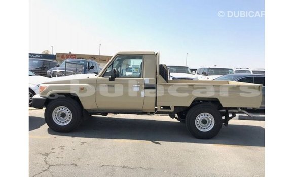 Buy Import Toyota Land Cruiser Beige Car in Import - Dubai in Central Buy Import Toyota Land Cruiser Beige Car in Import - Dubai in Central