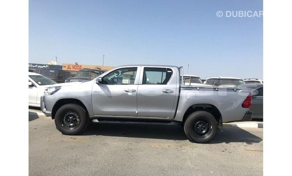 Acheter Import Voiture Toyota Hilux Gris à Import - Dubai, Central Acheter Import Voiture Toyota Hilux Gris à Import - Dubai, Central