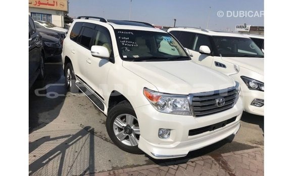 Buy Import Toyota Land Cruiser White Car in Import - Dubai in Central Buy Import Toyota Land Cruiser White Car in Import - Dubai in Central