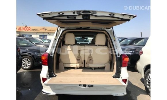 Buy Import Toyota Land Cruiser White Car in Import - Dubai in Central Buy Import Toyota Land Cruiser White Car in Import - Dubai in Central