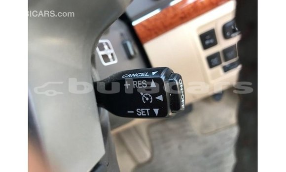 Buy Import Toyota Land Cruiser White Car in Import - Dubai in Central Buy Import Toyota Land Cruiser White Car in Import - Dubai in Central