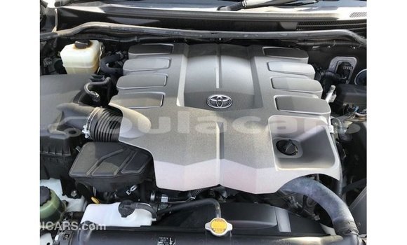 Buy Import Toyota Land Cruiser White Car in Import - Dubai in Central Buy Import Toyota Land Cruiser White Car in Import - Dubai in Central