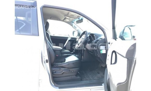 Acheter Import Voiture Toyota Prado Gris à Import - Dubai, Central Acheter Import Voiture Toyota Prado Gris à Import - Dubai, Central