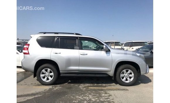 Acheter Import Voiture Toyota Prado Gris à Import - Dubai, Central Acheter Import Voiture Toyota Prado Gris à Import - Dubai, Central