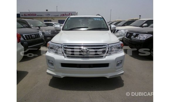 Buy Import Toyota Land Cruiser White Car in Import - Dubai in Central Buy Import Toyota Land Cruiser White Car in Import - Dubai in Central