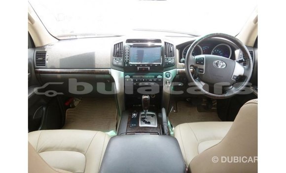 Buy Import Toyota Land Cruiser White Car in Import - Dubai in Central Buy Import Toyota Land Cruiser White Car in Import - Dubai in Central