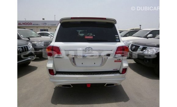 Buy Import Toyota Land Cruiser White Car in Import - Dubai in Central Buy Import Toyota Land Cruiser White Car in Import - Dubai in Central