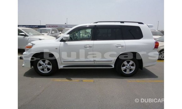 Buy Import Toyota Land Cruiser White Car in Import - Dubai in Central Buy Import Toyota Land Cruiser White Car in Import - Dubai in Central