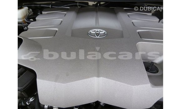 Buy Import Toyota Land Cruiser White Car in Import - Dubai in Central Buy Import Toyota Land Cruiser White Car in Import - Dubai in Central