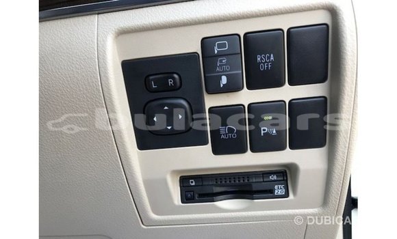 Acheter Import Voiture Toyota Land Cruiser Blanc à Import - Dubai, Central Acheter Import Voiture Toyota Land Cruiser Blanc à Import - Dubai, Central