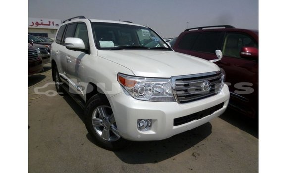 Buy Import Toyota Land Cruiser White Car in Import - Dubai in Central Buy Import Toyota Land Cruiser White Car in Import - Dubai in Central