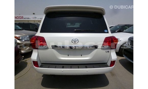 Buy Import Toyota Land Cruiser White Car in Import - Dubai in Central Buy Import Toyota Land Cruiser White Car in Import - Dubai in Central