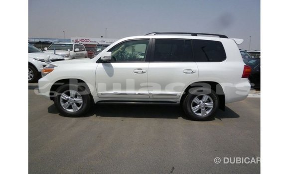 Buy Import Toyota Land Cruiser White Car in Import - Dubai in Central Buy Import Toyota Land Cruiser White Car in Import - Dubai in Central