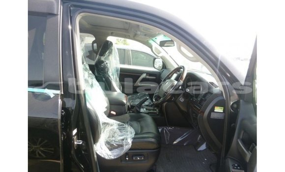 Acheter Import Voiture Toyota Land Cruiser Noir à Import - Dubai, Central Acheter Import Voiture Toyota Land Cruiser Noir à Import - Dubai, Central