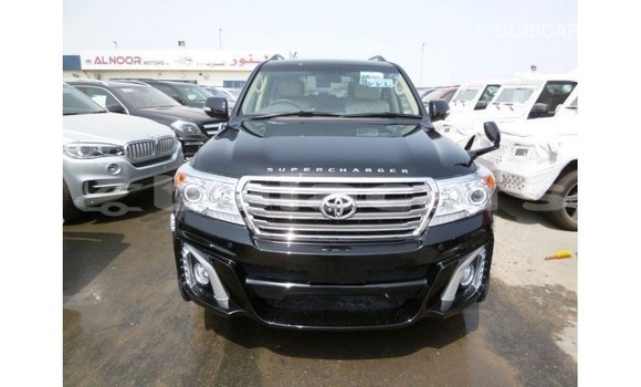 Acheter Import Voiture Toyota Land Cruiser Noir à Import - Dubai, Central Acheter Import Voiture Toyota Land Cruiser Noir à Import - Dubai, Central