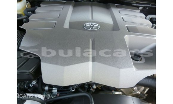 Buy Import Toyota Land Cruiser White Car in Import - Dubai in Central Buy Import Toyota Land Cruiser White Car in Import - Dubai in Central