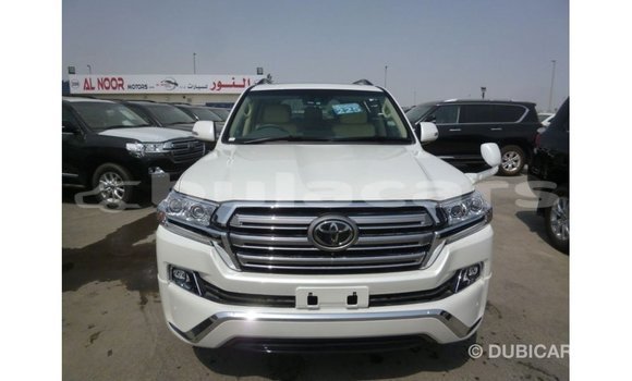 Buy Import Toyota Land Cruiser White Car in Import - Dubai in Central Buy Import Toyota Land Cruiser White Car in Import - Dubai in Central