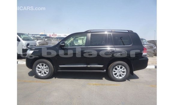Buy Import Toyota Land Cruiser Black Car in Import - Dubai in Central Buy Import Toyota Land Cruiser Black Car in Import - Dubai in Central