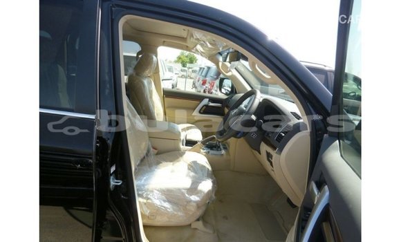 Acheter Import Voiture Toyota Land Cruiser Noir à Import - Dubai, Central Acheter Import Voiture Toyota Land Cruiser Noir à Import - Dubai, Central