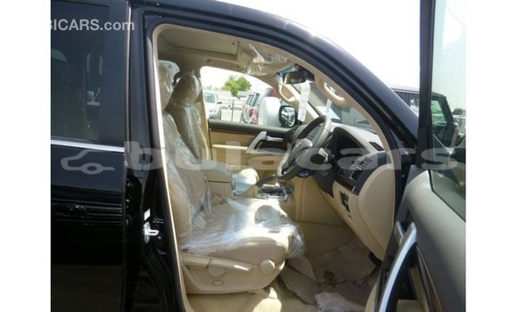 Buy Import Toyota Land Cruiser Black Car in Import - Dubai in Central Buy Import Toyota Land Cruiser Black Car in Import - Dubai in Central