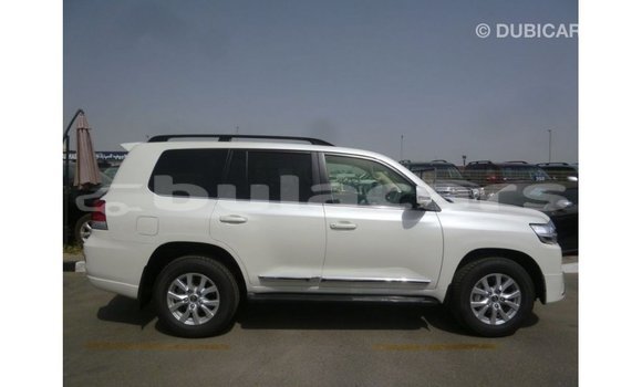 Buy Import Toyota Land Cruiser White Car in Import - Dubai in Central Buy Import Toyota Land Cruiser White Car in Import - Dubai in Central