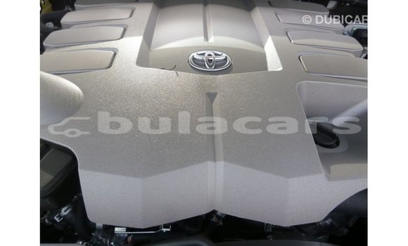 Buy Import Toyota Land Cruiser White Car in Import - Dubai in Central Buy Import Toyota Land Cruiser White Car in Import - Dubai in Central