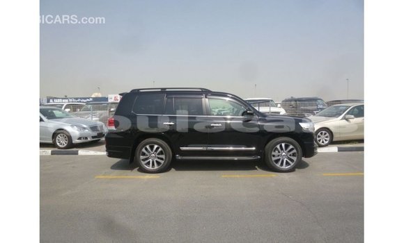 Acheter Import Voiture Toyota Land Cruiser Noir à Import - Dubai, Central Acheter Import Voiture Toyota Land Cruiser Noir à Import - Dubai, Central