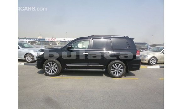 Acheter Import Voiture Toyota Land Cruiser Noir à Import - Dubai, Central Acheter Import Voiture Toyota Land Cruiser Noir à Import - Dubai, Central