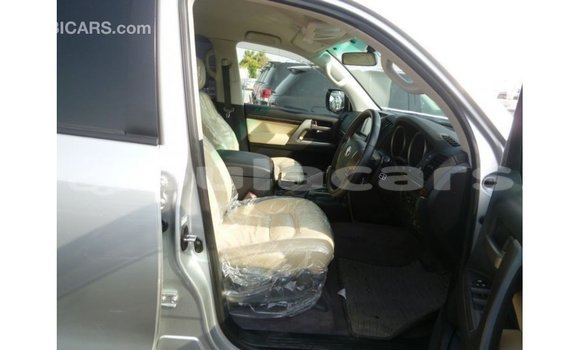 Buy Import Toyota Land Cruiser Grey Car in Import - Dubai in Central Buy Import Toyota Land Cruiser Grey Car in Import - Dubai in Central
