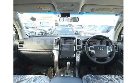 Buy Import Toyota Land Cruiser Other Car in Import - Dubai in Central Buy Import Toyota Land Cruiser Other Car in Import - Dubai in Central