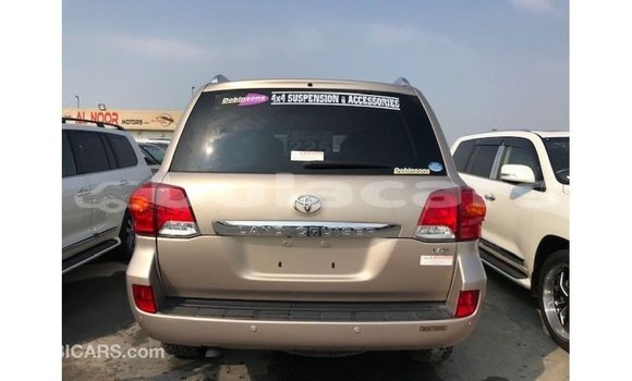 Buy Import Toyota Land Cruiser Other Car in Import - Dubai in Central Buy Import Toyota Land Cruiser Other Car in Import - Dubai in Central