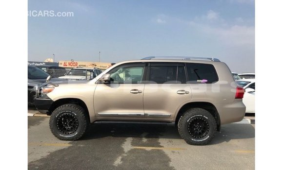 Buy Import Toyota Land Cruiser Other Car in Import - Dubai in Central Buy Import Toyota Land Cruiser Other Car in Import - Dubai in Central