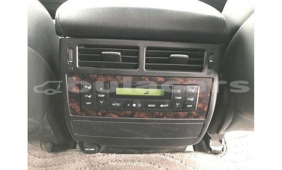 Acheter Import Voiture Toyota Land Cruiser Blanc à Import - Dubai, Central Acheter Import Voiture Toyota Land Cruiser Blanc à Import - Dubai, Central