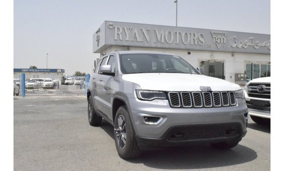 Acheter Import Voiture Jeep Grand Cherokee Gris à Import - Dubai, Central