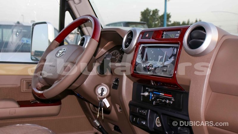 Big with watermark toyota land cruiser central import dubai 6541
