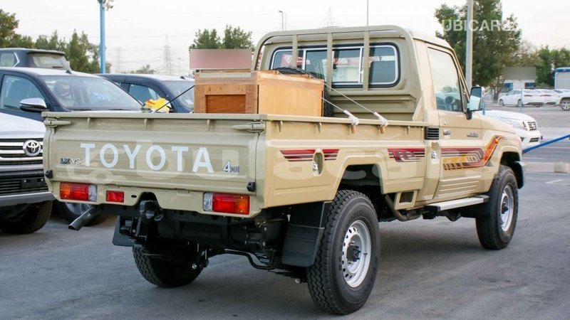 Big with watermark toyota land cruiser central import dubai 6541