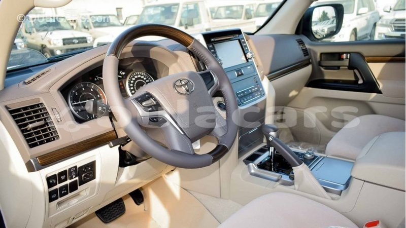 Big with watermark toyota land cruiser central import dubai 6543