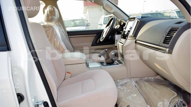 Big with watermark toyota land cruiser central import dubai 6543