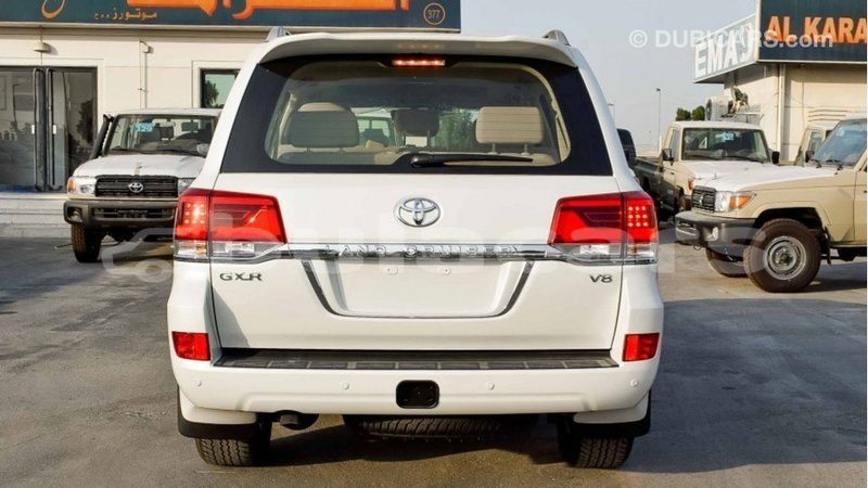 Big with watermark toyota land cruiser central import dubai 6543