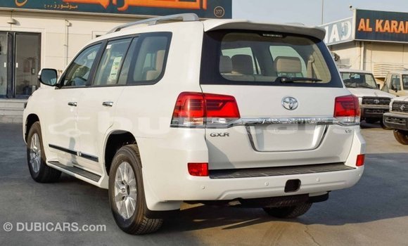 Acheter Import Voiture Toyota Land Cruiser Blanc à Import - Dubai, Central Acheter Import Voiture Toyota Land Cruiser Blanc à Import - Dubai, Central
