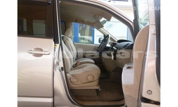 Buy Import Toyota Voxy Other Car in Import - Dubai in Central Buy Import Toyota Voxy Other Car in Import - Dubai in Central