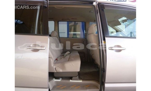 Buy Import Toyota Voxy Other Car in Import - Dubai in Central Buy Import Toyota Voxy Other Car in Import - Dubai in Central