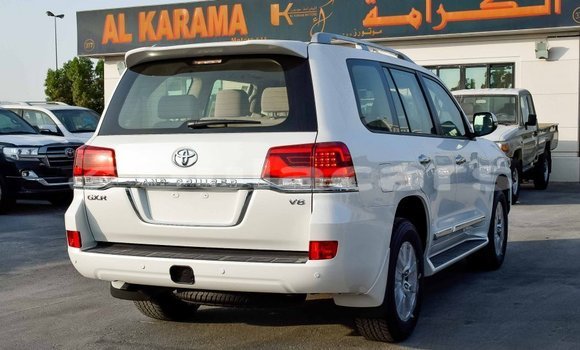 Buy Import Toyota Land Cruiser White Car in Import - Dubai in Central Buy Import Toyota Land Cruiser White Car in Import - Dubai in Central
