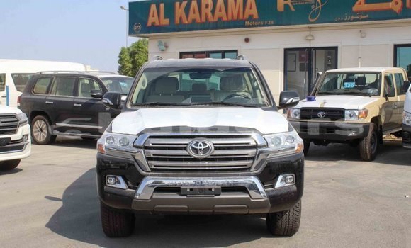 Acheter Import Voiture Toyota Land Cruiser Noir à Import - Dubai, Central Acheter Import Voiture Toyota Land Cruiser Noir à Import - Dubai, Central
