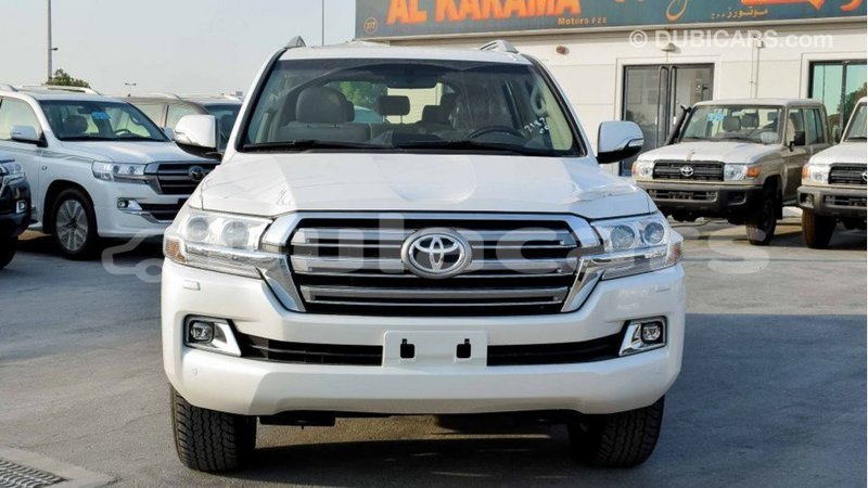 Big with watermark toyota land cruiser central import dubai 6550