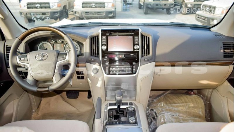 Big with watermark toyota land cruiser central import dubai 6550