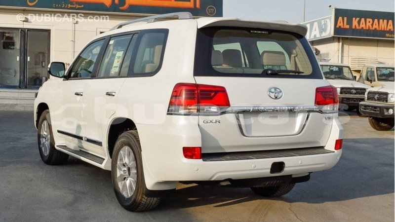 Big with watermark toyota land cruiser central import dubai 6550